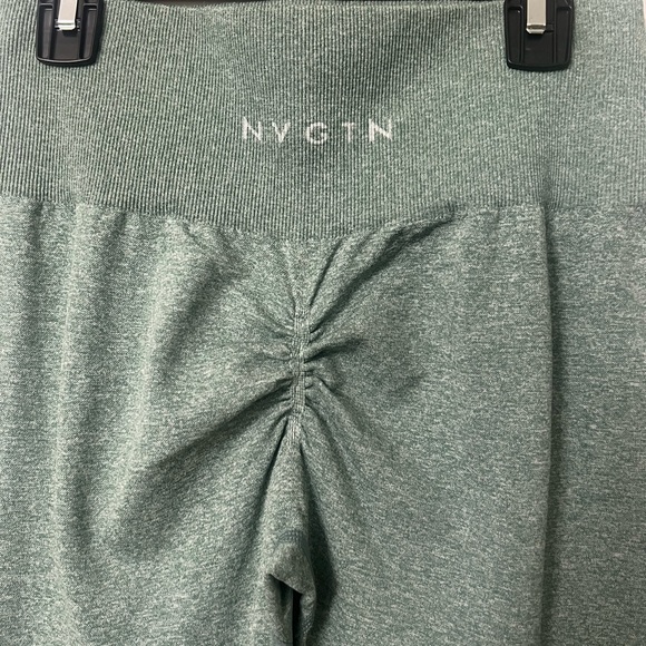 NVGTN scrunch workout leggings. Size medium. - Picture 2 of 4